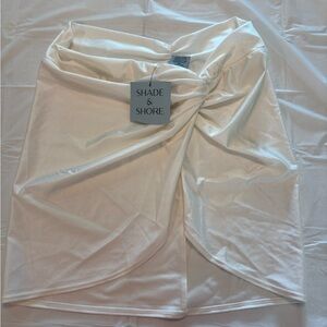 Shade & Shore Off-White Swimsuit Top